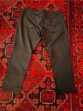 Nike Men's Dark Black Relaxed Performance golf pants
